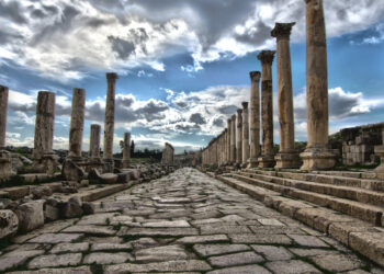 Ultra-durable roads built by ancient Romans that are perfectly straight